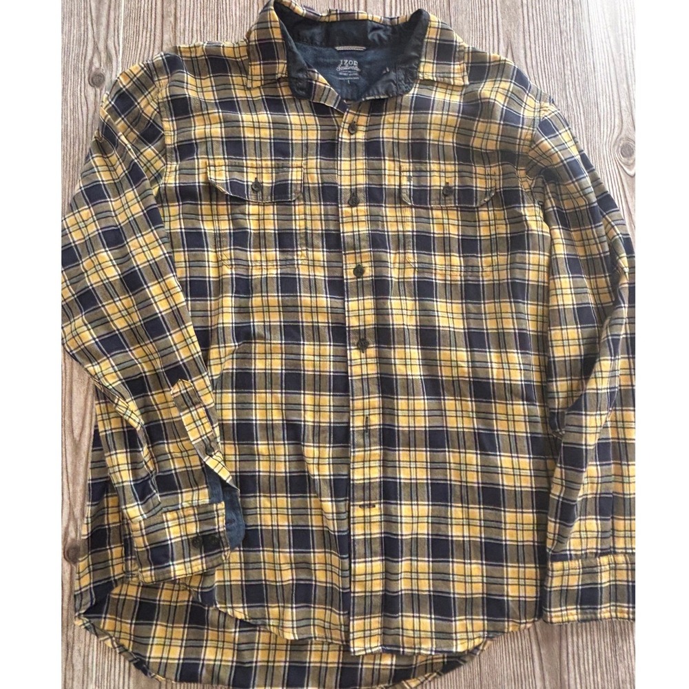 IZOD Button Down Men Size Large Yellow Saltwater Relaxed Classics Plaid 45FW340